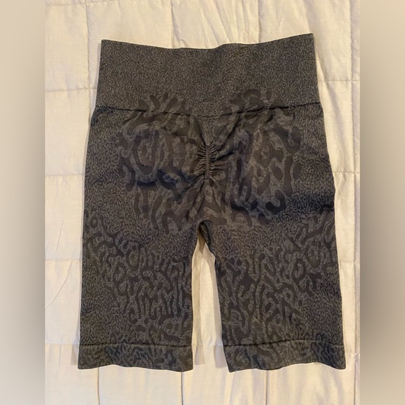 Gymshark Seamless Shorts - Picture 8 of 8